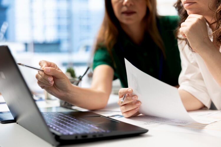 SAPIENTIA diferencia entre asesoría y gestoría